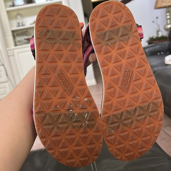 Teva Original Universal purple pink ombré like new waterproof sandals Size 8 EUC - Picture 7 of 13